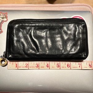 Perlina NY leather wallet